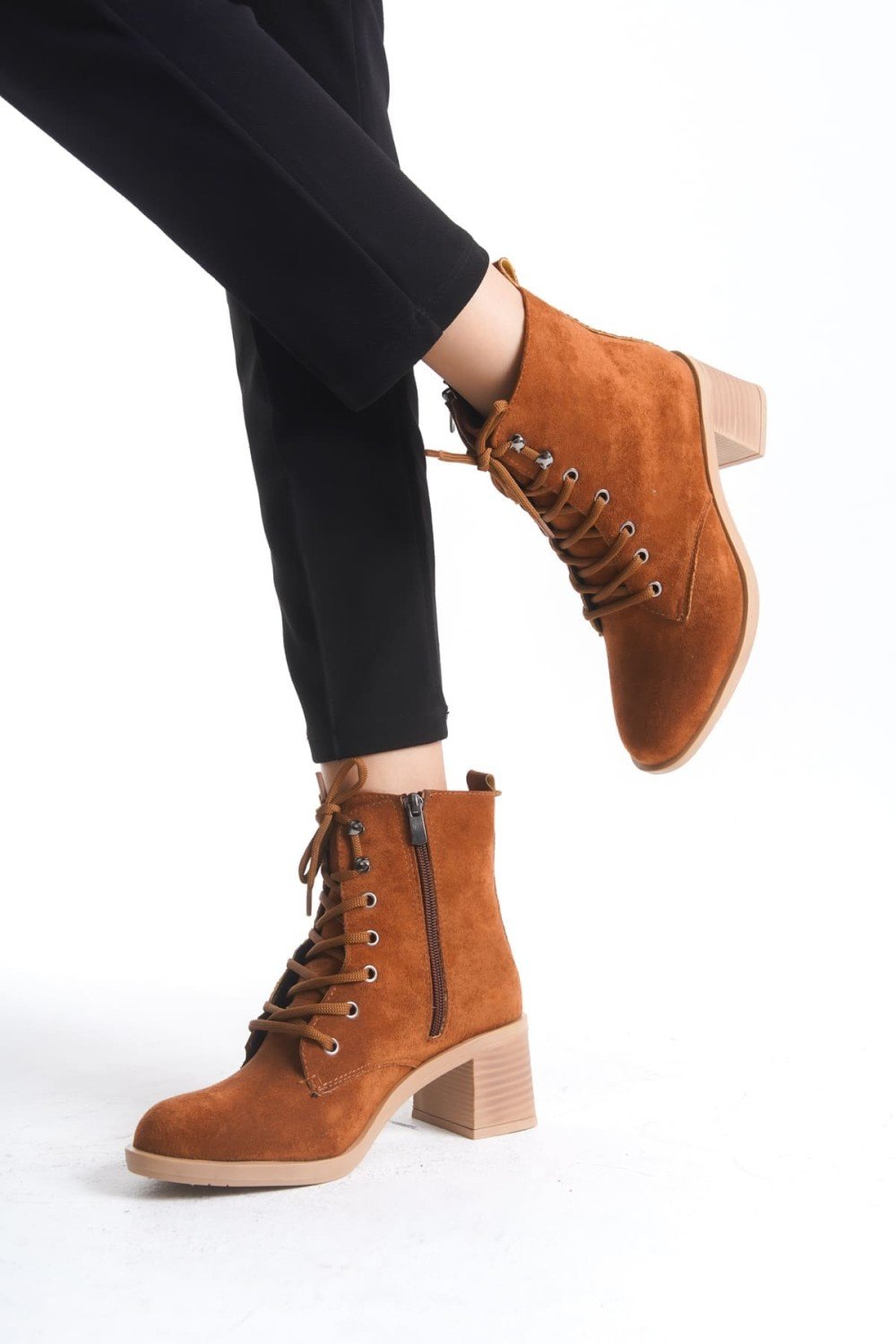 LENA Bağcıklı Fermuarlı Ortopedik Taban Topuklu Süet Kadın Bot STT - Taba LENA Bağcıklı Fermuarlı Ortopedik Taban Topuklu Süet Kadın Bot STT - Taba