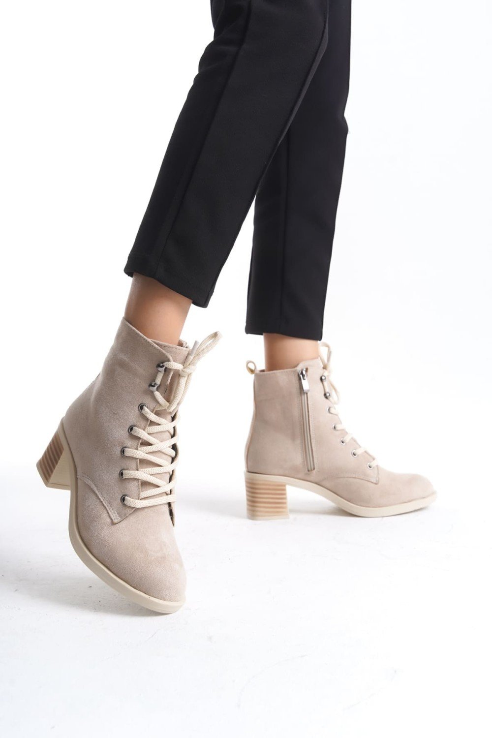 LENA Bağcıklı Fermuarlı Ortopedik Taban Topuklu Süet Kadın Bot STT - Ten LENA Bağcıklı Fermuarlı Ortopedik Taban Topuklu Süet Kadın Bot STT - Ten