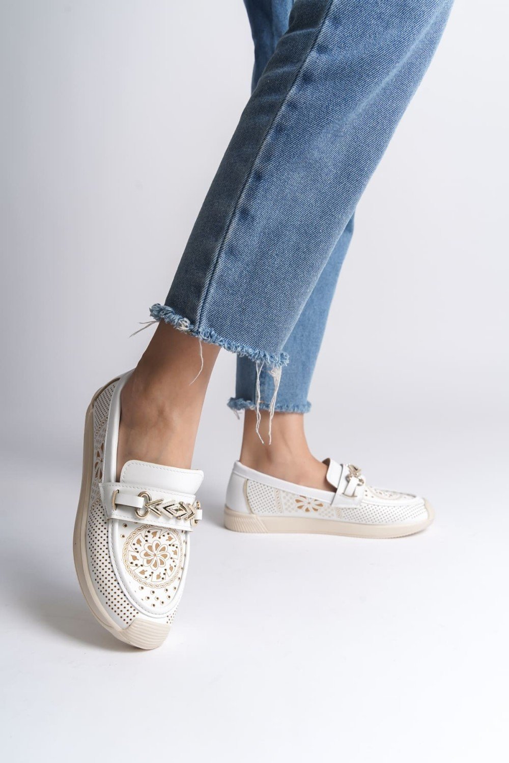 LILY Bağcıksız Ortopedik Rahat Taban Çiçek Desenli Kadın Babet Ayakkabı CKT - Beyaz LILY Bağcıksız Ortopedik Rahat Taban Çiçek Desenli Kadın Babet Ayakkabı CKT - Beyaz