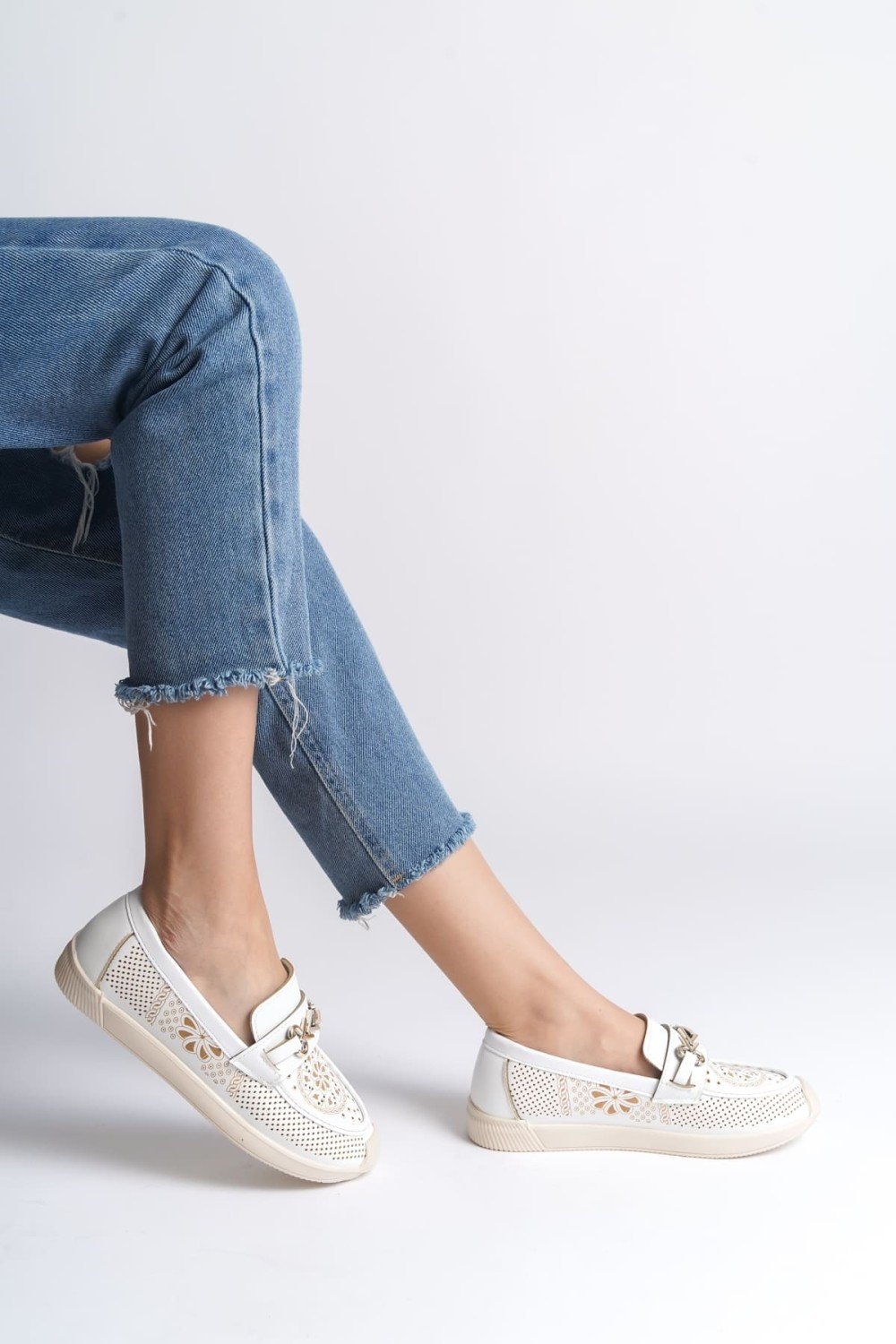 LILY Bağcıksız Ortopedik Rahat Taban Çiçek Desenli Kadın Babet Ayakkabı CKT - Beyaz LILY Bağcıksız Ortopedik Rahat Taban Çiçek Desenli Kadın Babet Ayakkabı CKT - Beyaz