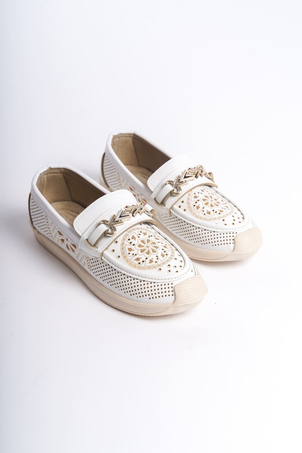 LILY Bağcıksız Ortopedik Rahat Taban Çiçek Desenli Kadın Babet Ayakkabı CKT - Beyaz LILY Bağcıksız Ortopedik Rahat Taban Çiçek Desenli Kadın Babet Ayakkabı CKT - Beyaz