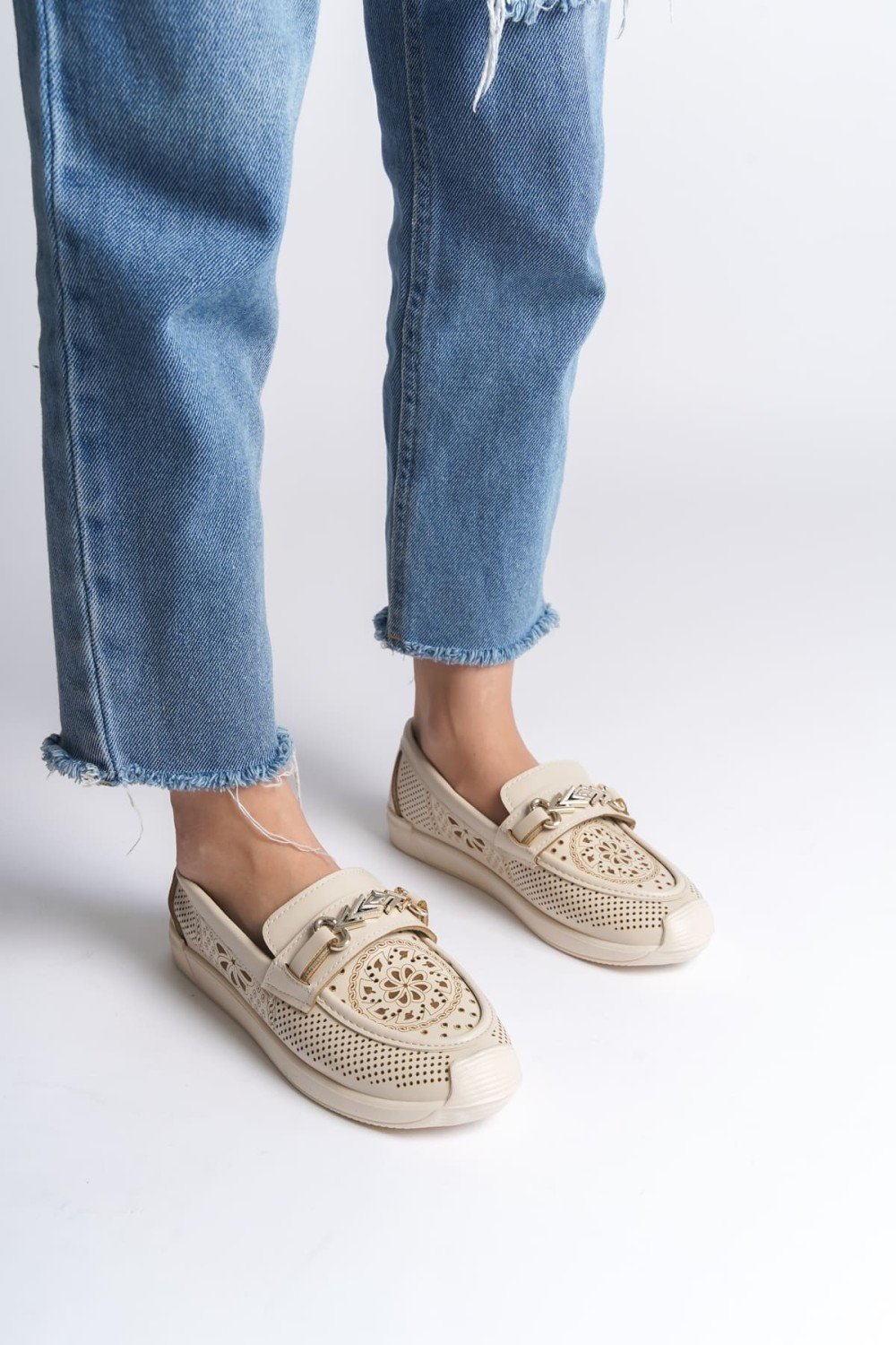 LILY Bağcıksız Ortopedik Rahat Taban Çiçek Desenli Kadın Babet Ayakkabı CKT - Krem LILY Bağcıksız Ortopedik Rahat Taban Çiçek Desenli Kadın Babet Ayakkabı CKT - Krem