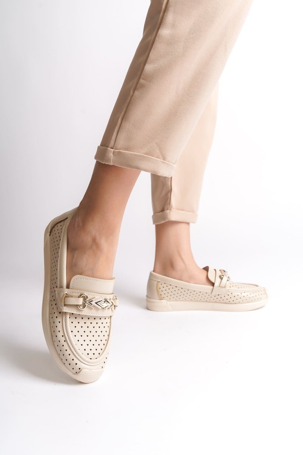 LILY Bağcıksız Ortopedik Rahat Taban Kalp Desenli Kadın Babet Ayakkabı CKT - Krem LILY Bağcıksız Ortopedik Rahat Taban Kalp Desenli Kadın Babet Ayakkabı CKT - Krem