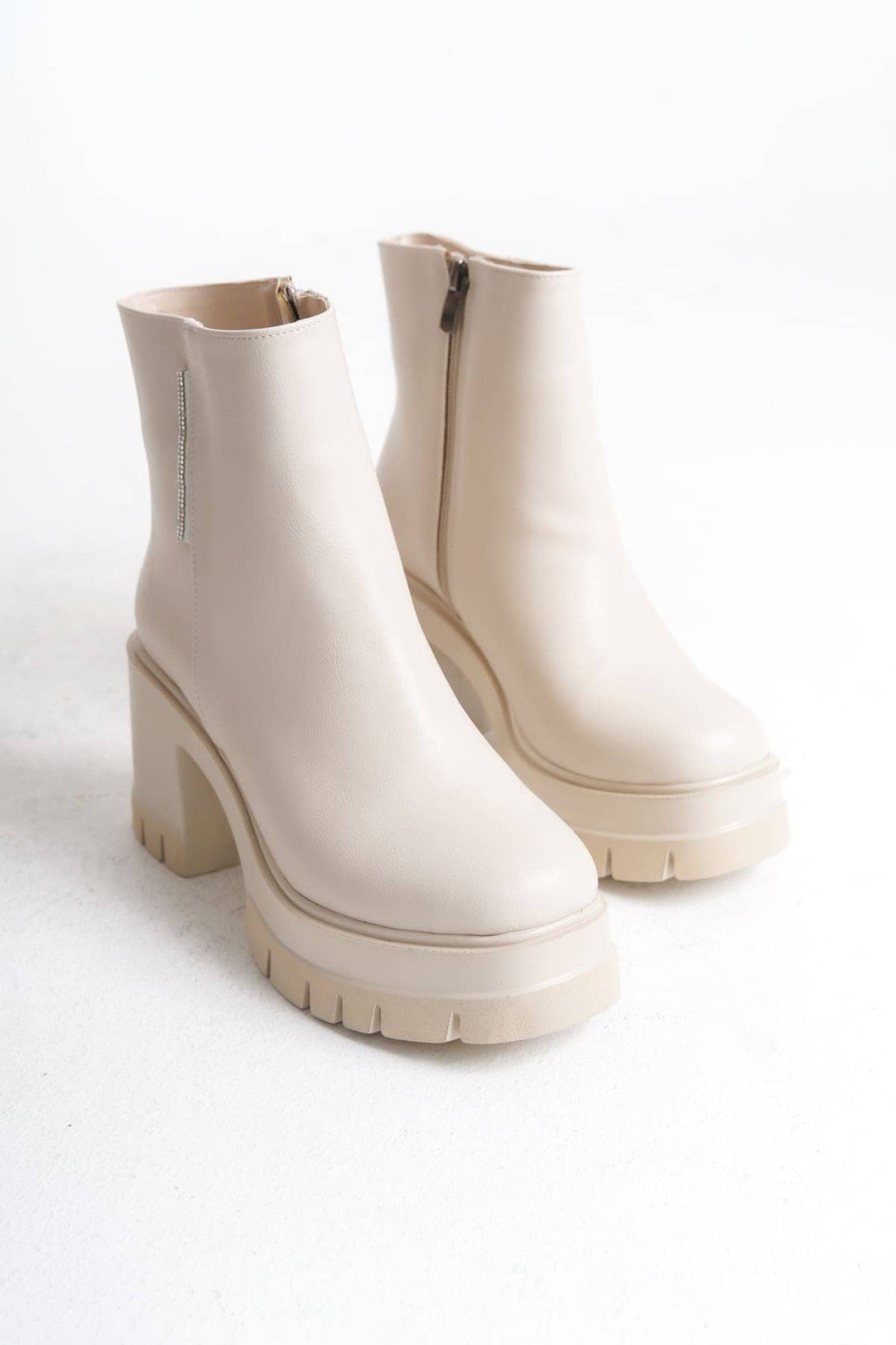 LISSE Fermuarlı Ortopedik Taban Kalın Topuklu Kadın Bot CKT - Krem