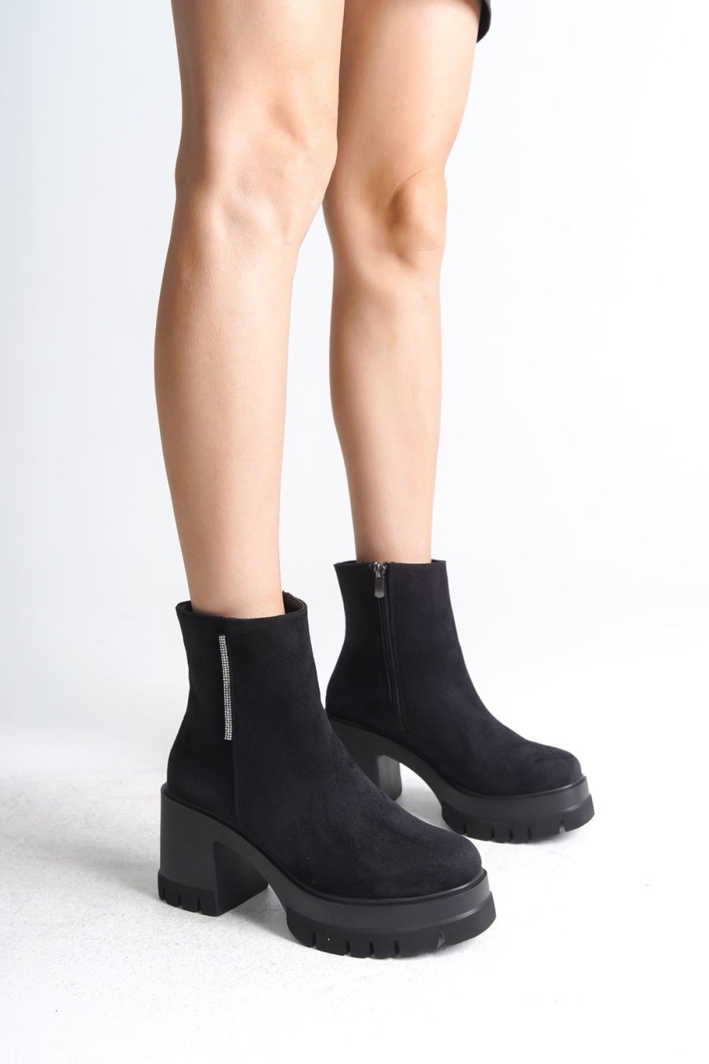 LISSE Fermuarlı Ortopedik Taban Kalın Topuklu Süet Kadın Bot SST - Siyah LISSE Fermuarlı Ortopedik Taban Kalın Topuklu Süet Kadın Bot SST - Siyah