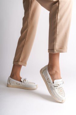 LIZY Bağcıksız Ortopedik Rahat Taban Çiçek Desenli Kadın Babet Ayakkabı CKT - Beyaz LIZY Bağcıksız Ortopedik Rahat Taban Çiçek Desenli Kadın Babet Ayakkabı CKT - Beyaz