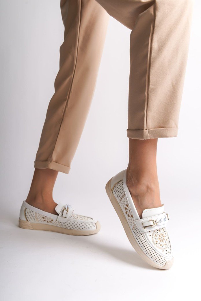 LIZY Bağcıksız Ortopedik Rahat Taban Çiçek Desenli Kadın Babet Ayakkabı  CKT - Beyaz