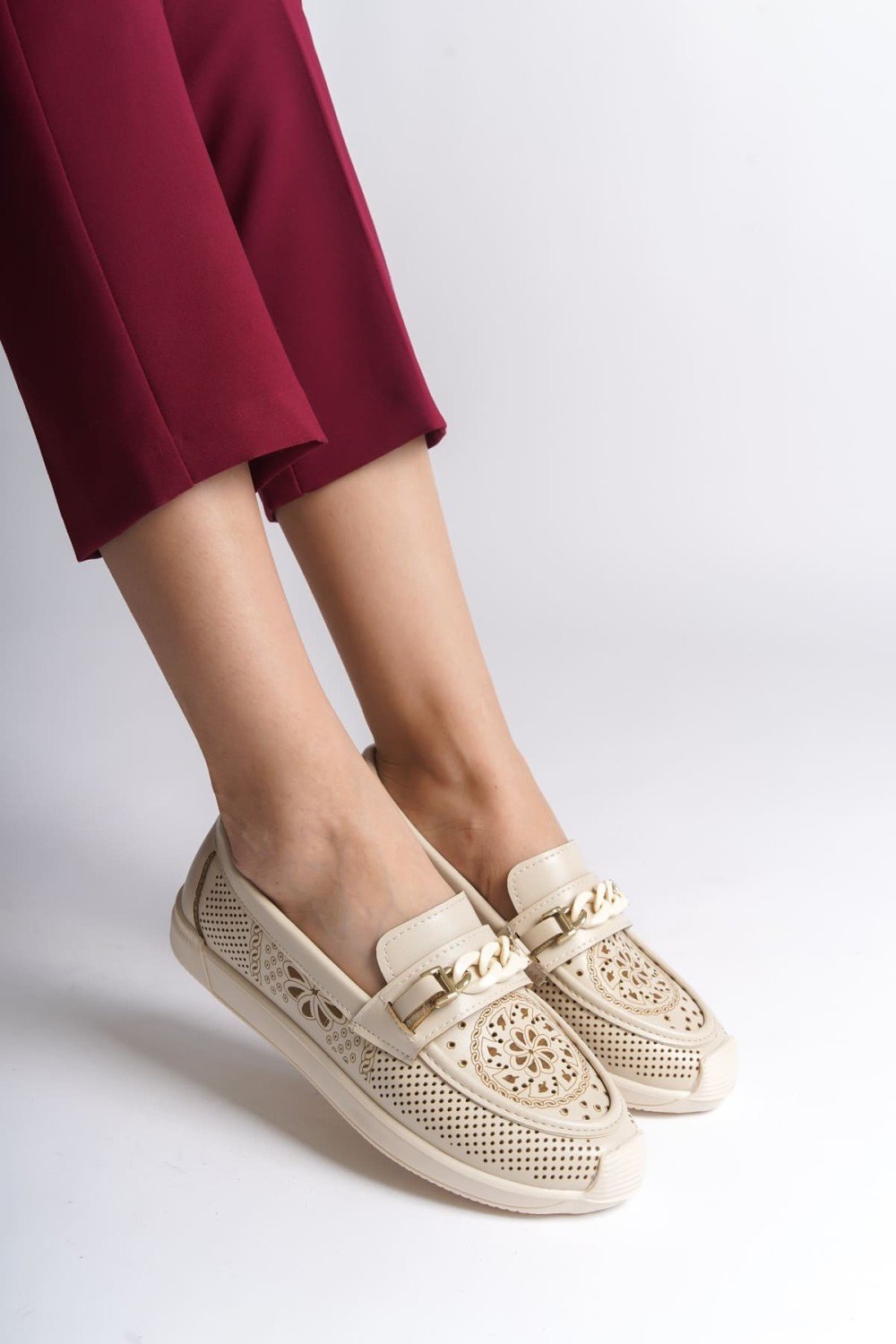 LIZY Bağcıksız Ortopedik Rahat Taban Çiçek Desenli Kadın Babet Ayakkabı CKT - Krem LIZY Bağcıksız Ortopedik Rahat Taban Çiçek Desenli Kadın Babet Ayakkabı CKT - Krem