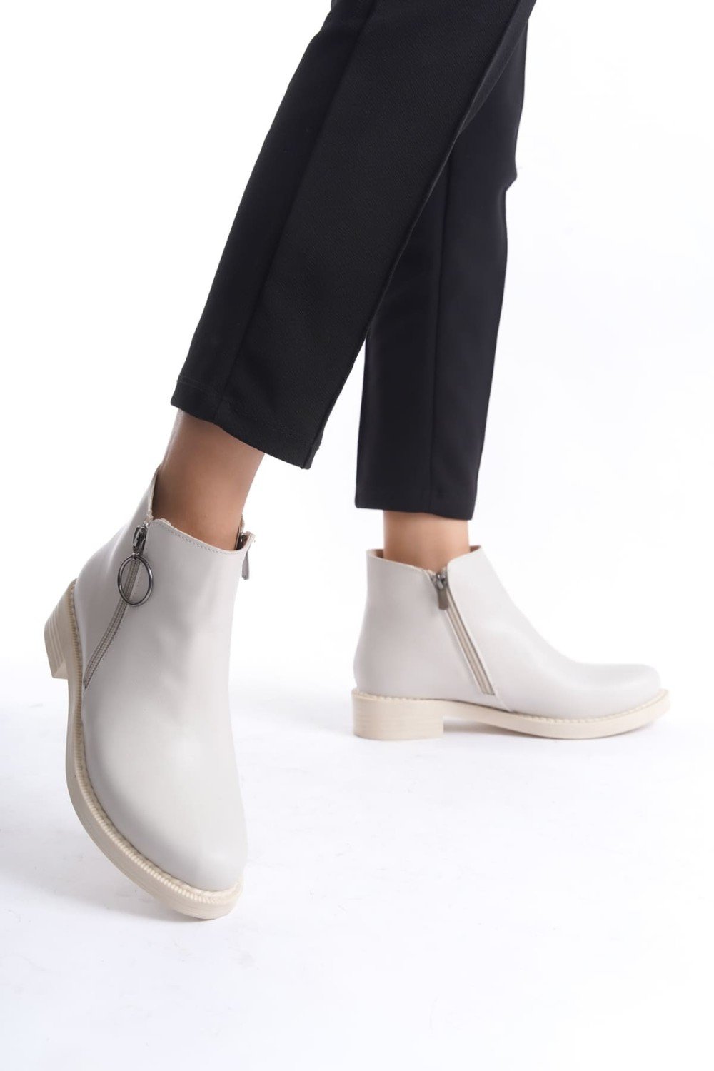 MARGARET Fermuarlı Ortopedik Taban Topuklu Kadın Bot CKT - Krem MARGARET Fermuarlı Ortopedik Taban Topuklu Kadın Bot CKT - Krem