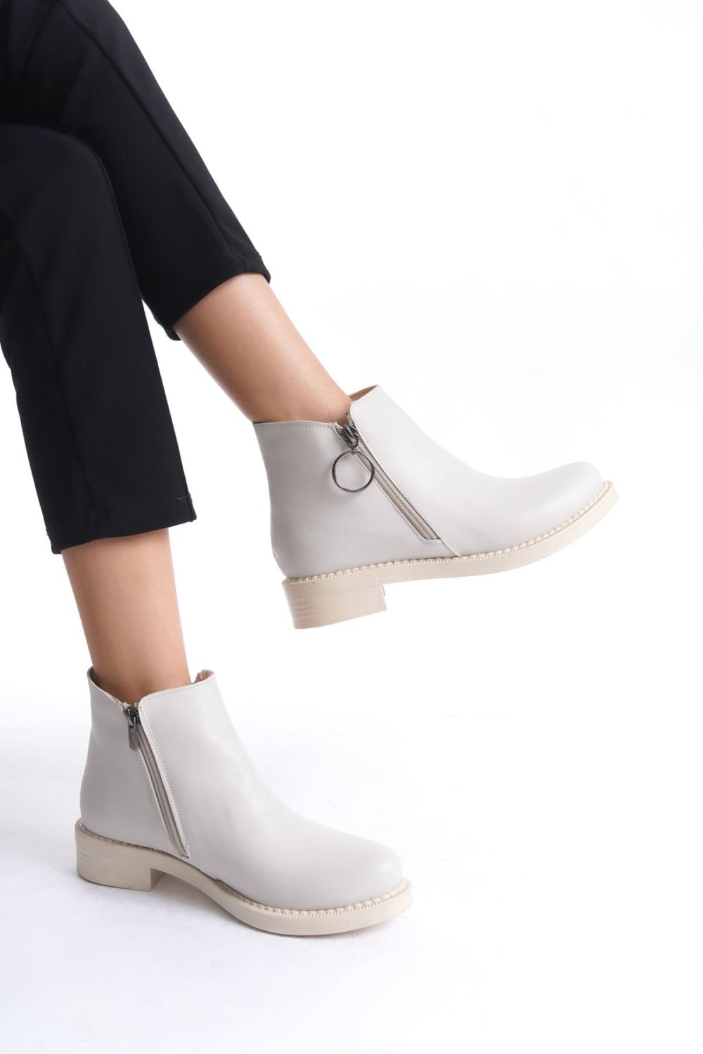MARGARET Fermuarlı Ortopedik Taban Topuklu Kadın Bot CKT - Krem MARGARET Fermuarlı Ortopedik Taban Topuklu Kadın Bot CKT - Krem