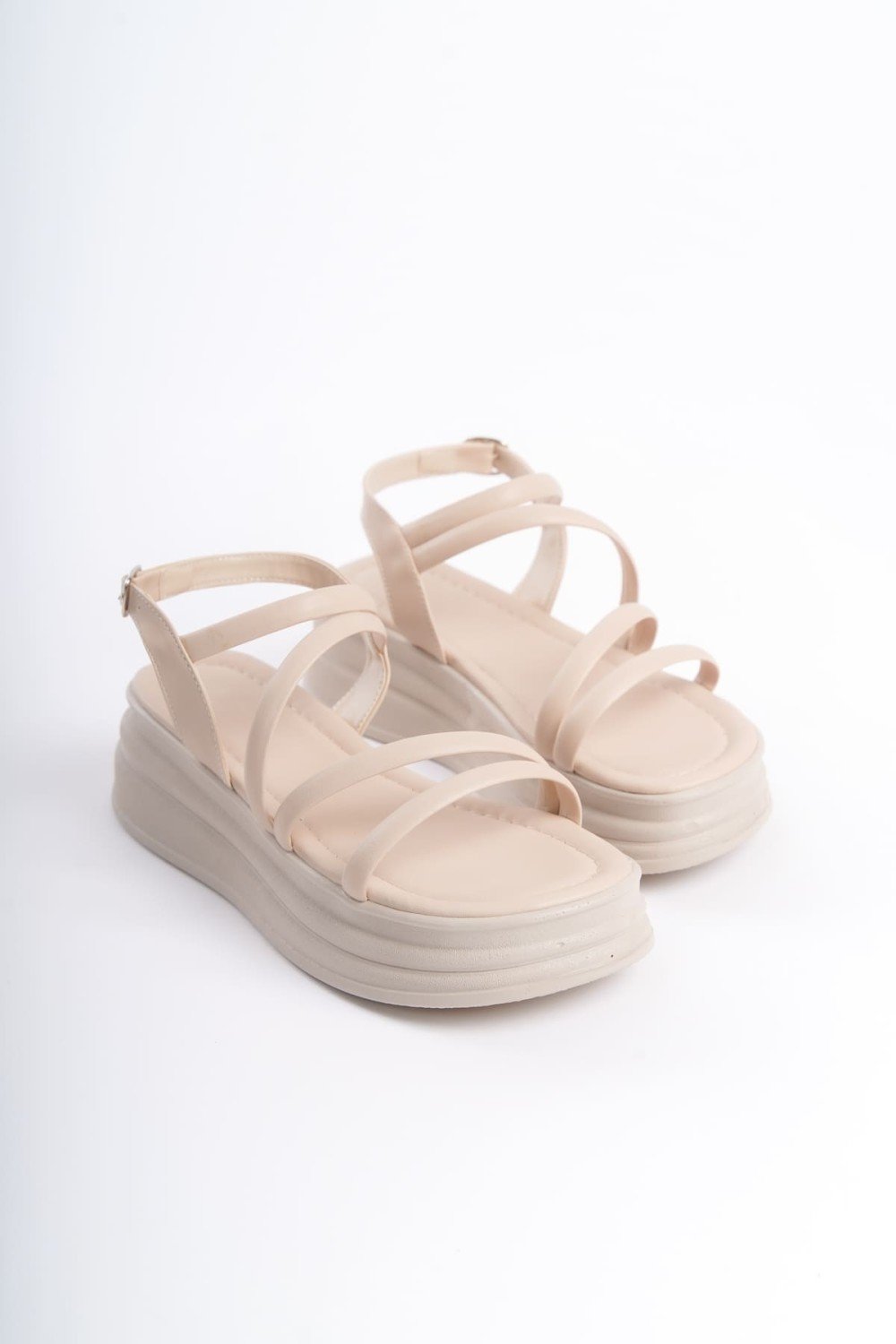 NATALIE İnce Tokalı Şerit Detaylı Ortopedik Taban Kadın Sandalet CKT - Krem NATALIE İnce Tokalı Şerit Detaylı Ortopedik Taban Kadın Sandalet CKT - Krem