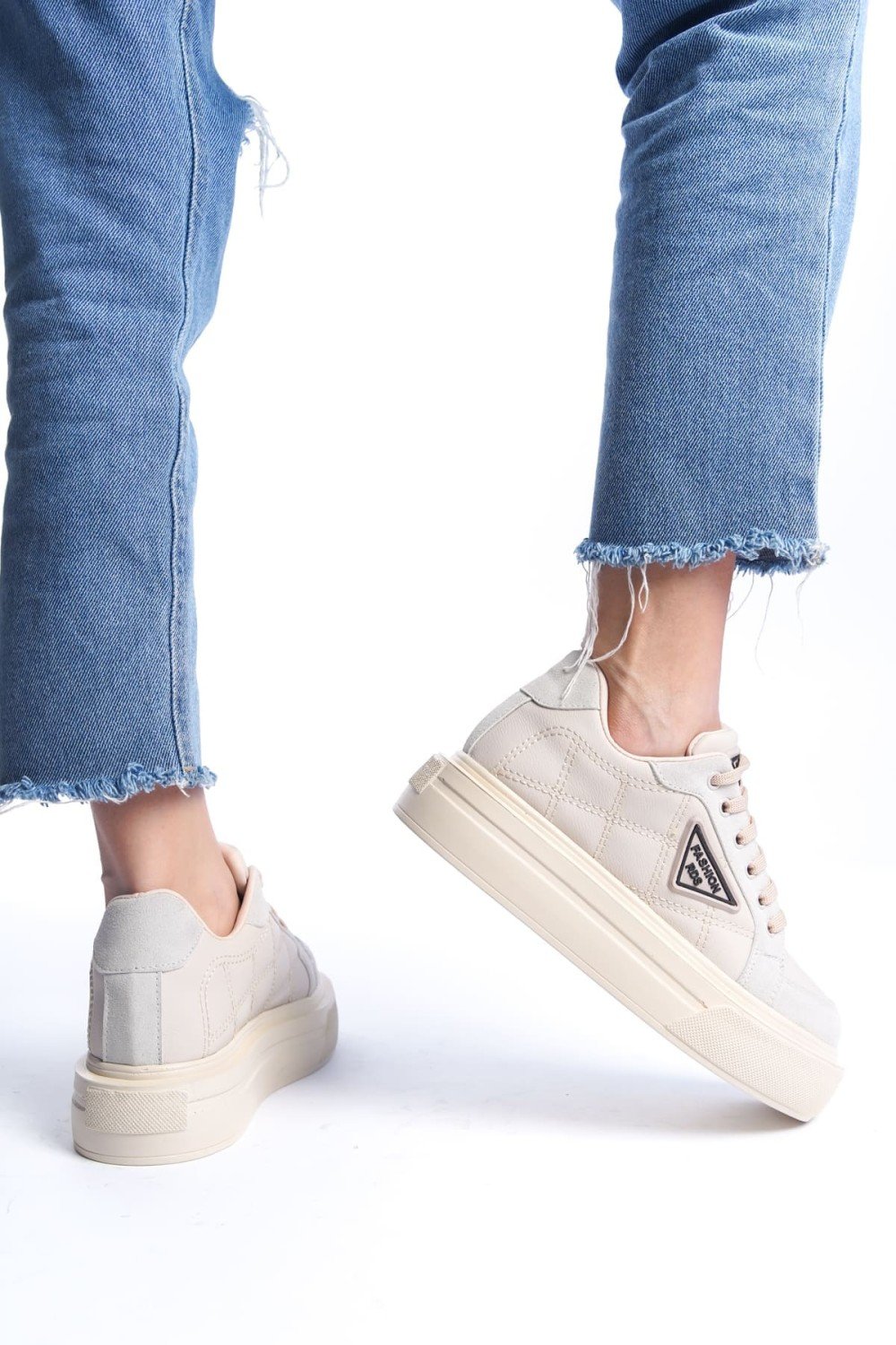 PRAG Bağcıklı Ortopedik Taban Desenli Kadın Sneaker Spor Ayakkabı CKT - Krem PRAG Bağcıklı Ortopedik Taban Desenli Kadın Sneaker Spor Ayakkabı CKT - Krem