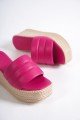 REINA Dolgu Topuklu Ortopedik Taban Hasır Görünümlü Kadın Terlik CKT - Fuşya