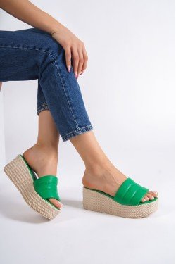 REINA Dolgu Topuklu Ortopedik Taban Hasır Görünümlü Kadın Terlik CKT - Yeşil REINA Dolgu Topuklu Ortopedik Taban Hasır Görünümlü Kadın Terlik CKT - Yeşil