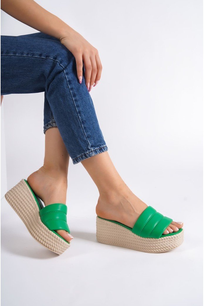 REINA Dolgu Topuklu Ortopedik Taban Hasır Görünümlü Kadın Terlik CKT - Yeşil