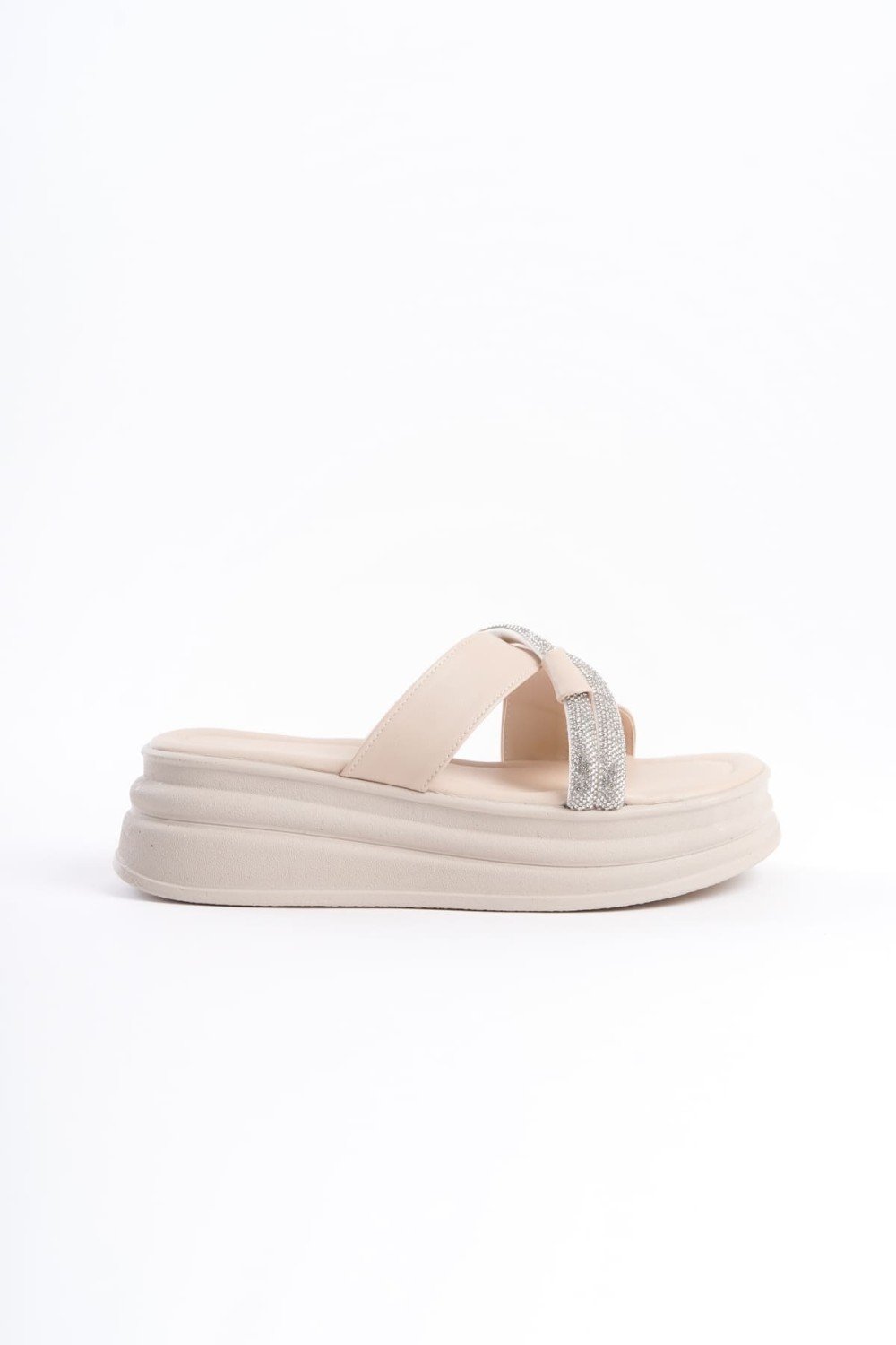 RUBY Düz Topuklu Taşlı Çapraz Şeritli Kalın ve Ortopedik Taban Kadın Terlik CKT - Krem RUBY Düz Topuklu Taşlı Çapraz Şeritli Kalın ve Ortopedik Taban Kadın Terlik CKT - Krem