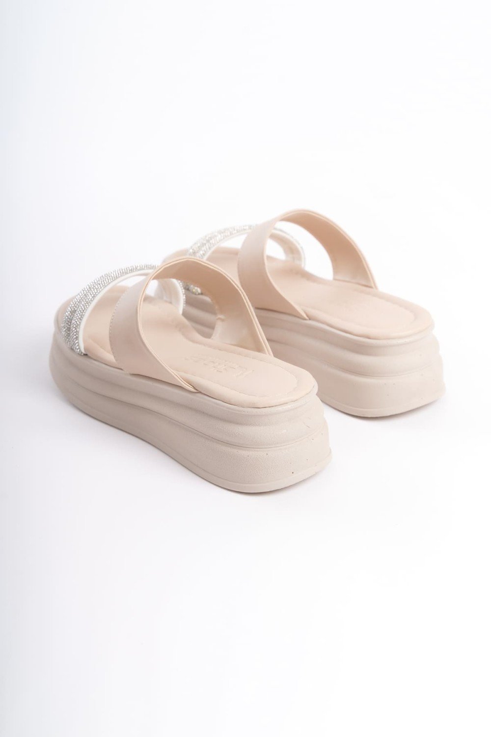 SARAH Düz Topuklu Taşlı Şeritli Kalın ve Ortopedik Taban Kadın Terlik  CKT - Krem