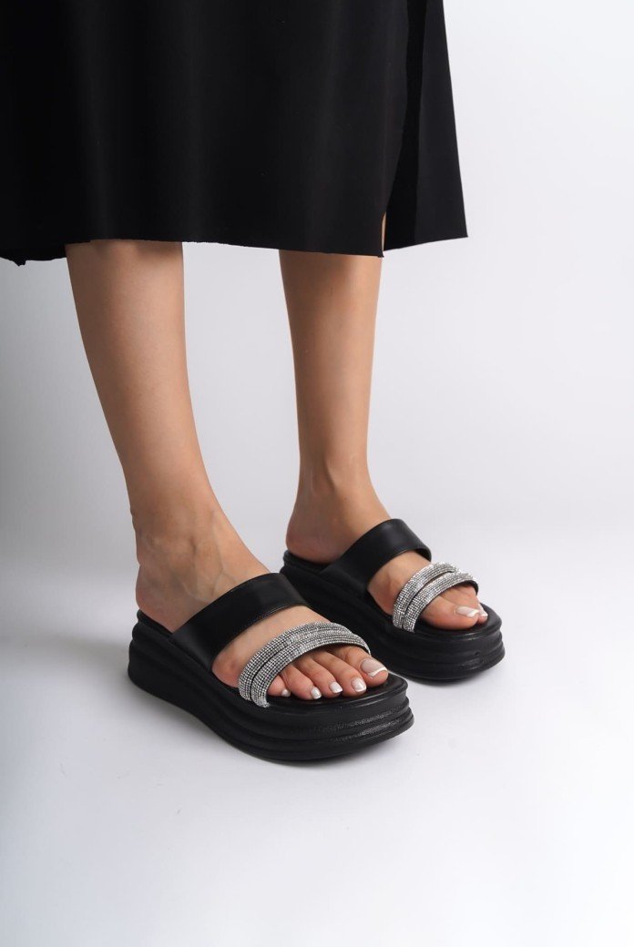 SARAH Düz Topuklu Taşlı Şeritli Kalın ve Ortopedik Taban Kadın Terlik CST - Siyah