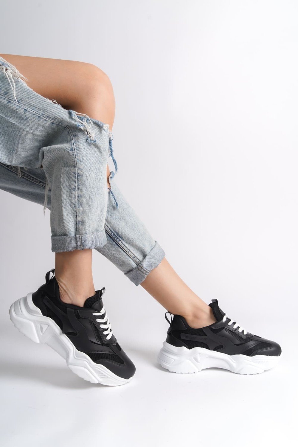 TOKYO Bağcıklı Ortopedik Taban Triko Detaylı Kadın Spor Ayakkabı TBT - Siyah TOKYO Bağcıklı Ortopedik Taban Triko Detaylı Kadın Spor Ayakkabı TBT - Siyah