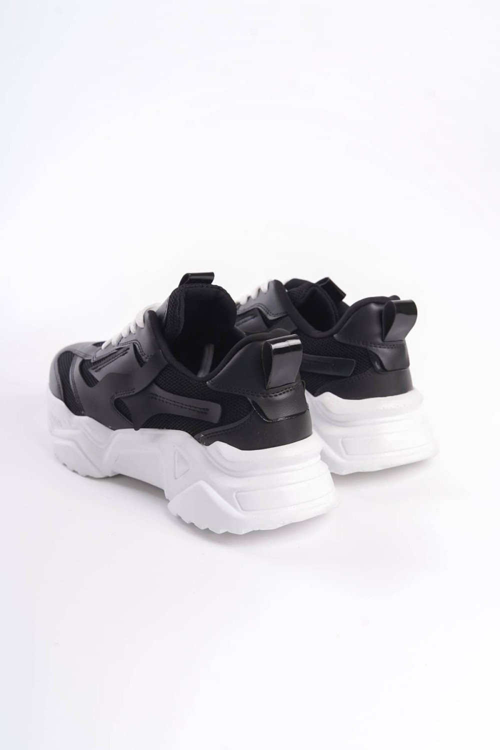 TOKYO Bağcıklı Ortopedik Taban Triko Detaylı Kadın Spor Ayakkabı TBT - Siyah TOKYO Bağcıklı Ortopedik Taban Triko Detaylı Kadın Spor Ayakkabı TBT - Siyah