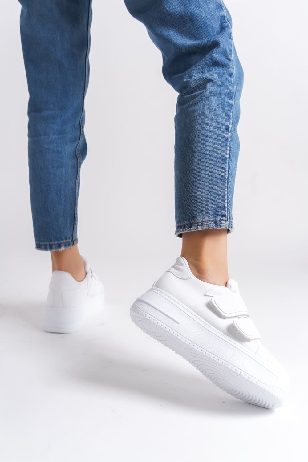 VALENCIA Bağcıksız Cırt Cırtlı Ortopedik Taban Kadın Sneaker Spor Ayakkabı CBT - Beyaz VALENCIA Bağcıksız Cırt Cırtlı Ortopedik Taban Kadın Sneaker Spor Ayakkabı CBT - Beyaz