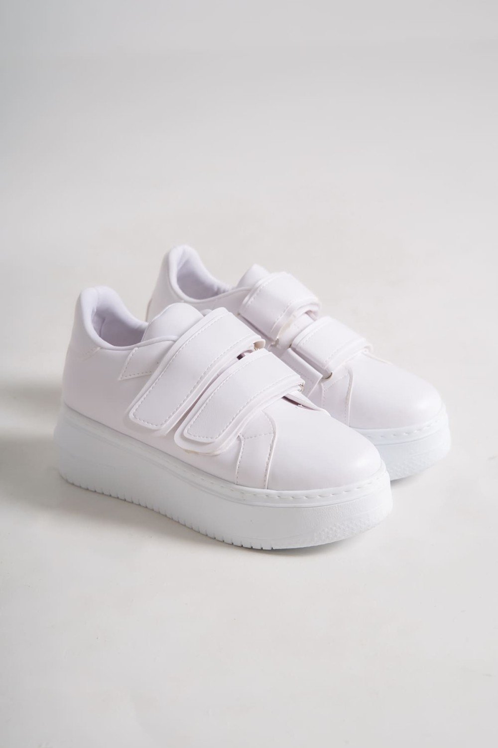 VALENCIA Bağcıksız Cırt Cırtlı Ortopedik Taban Kadın Sneaker Spor Ayakkabı CBT - Beyaz VALENCIA Bağcıksız Cırt Cırtlı Ortopedik Taban Kadın Sneaker Spor Ayakkabı CBT - Beyaz