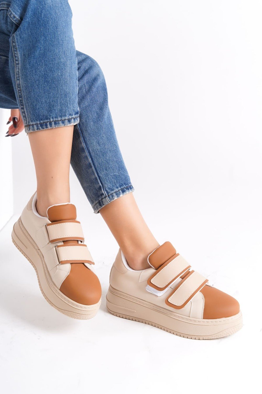 VALENCIA Bağcıksız Cırt Cırtlı Ortopedik Taban Kadın Sneaker Spor Ayakkabı CTT - Ten/Kahve VALENCIA Bağcıksız Cırt Cırtlı Ortopedik Taban Kadın Sneaker Spor Ayakkabı CTT - Ten/Kahve