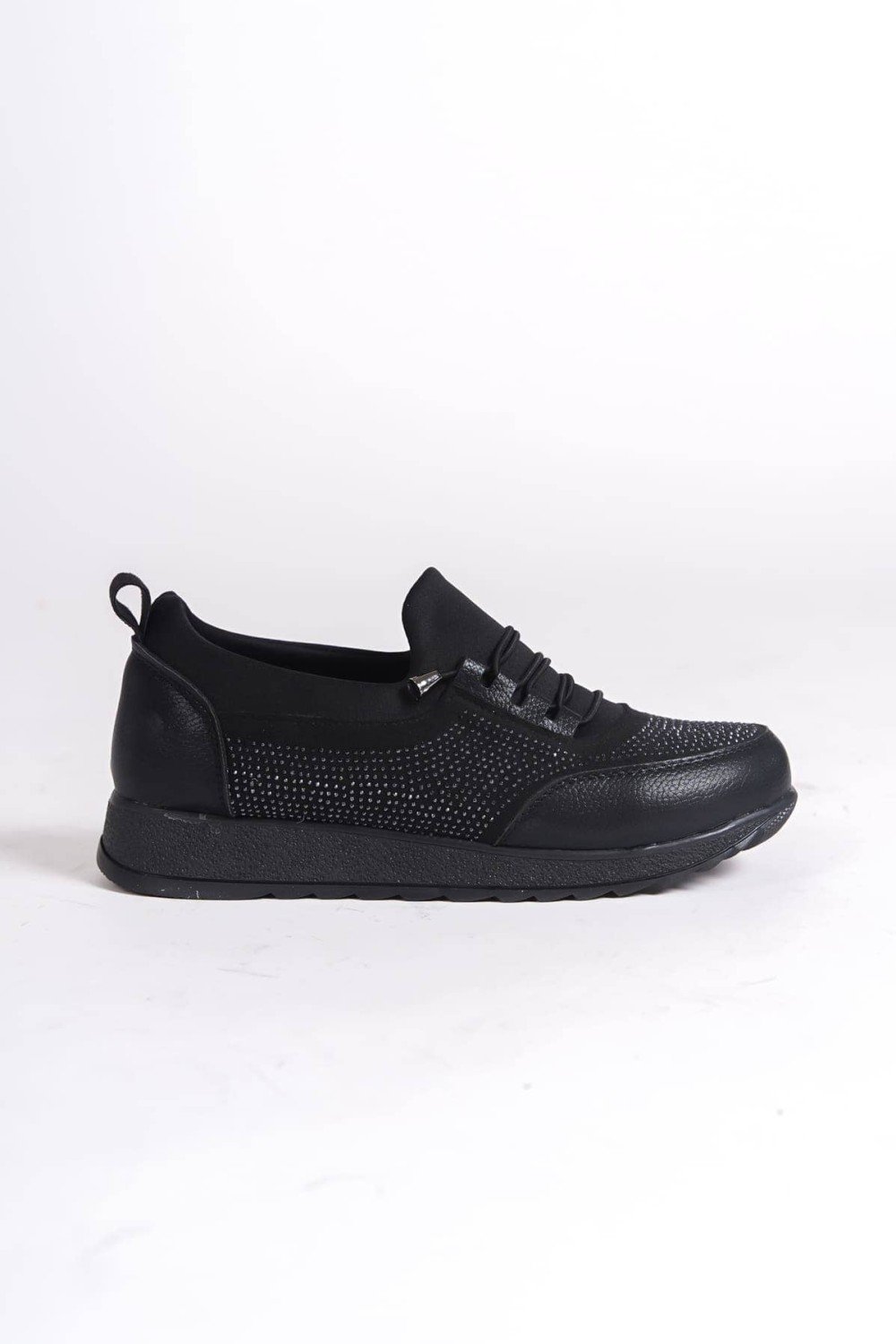 VIOLET Bağcıklı Lastikli Ortopedik Rahat Taban Taş Detaylı Klasik Kadın Babet Anne Ayakkabısı CST - Siyah VIOLET Bağcıklı Lastikli Ortopedik Rahat Taban Taş Detaylı Klasik Kadın Babet Anne Ayakkabısı CST - Siyah