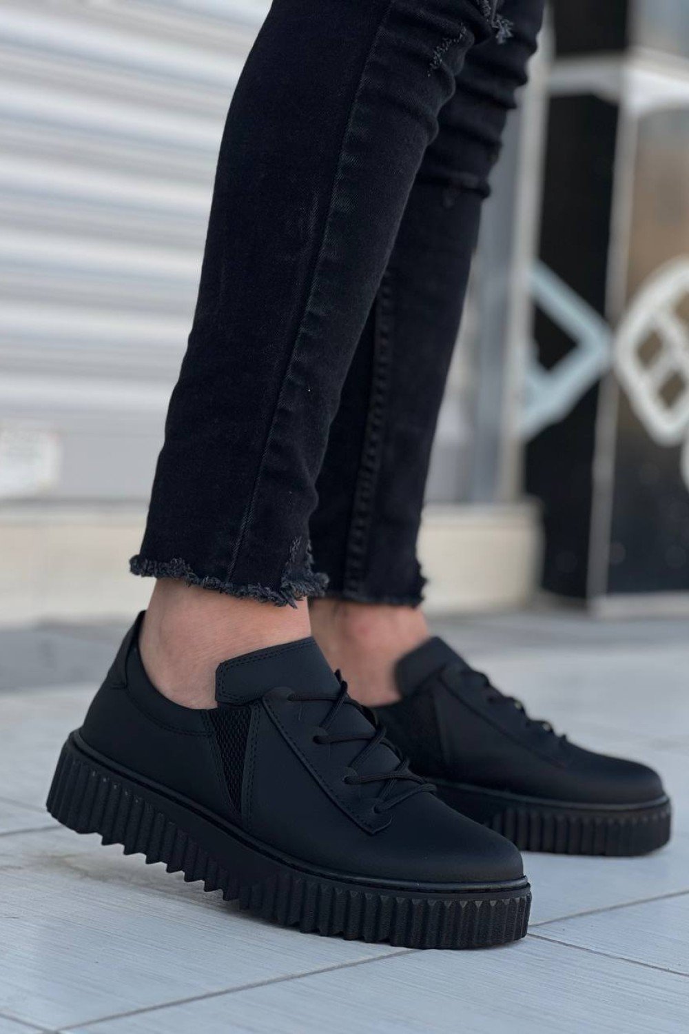 KB-X502  Kuback Siyah Cilt Yüksek Siyah Taban Bağcık Detaylı Lastikli Günlük Erkek Ayakkabı