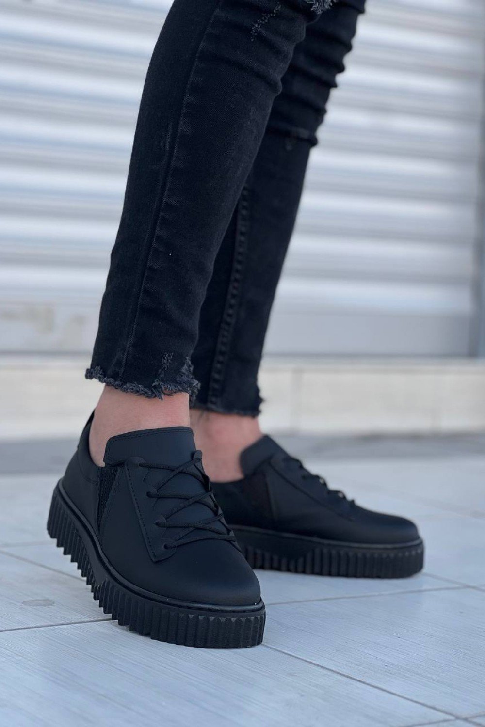 KB-X502  Kuback Siyah Cilt Yüksek Siyah Taban Bağcık Detaylı Lastikli Günlük Erkek Ayakkabı