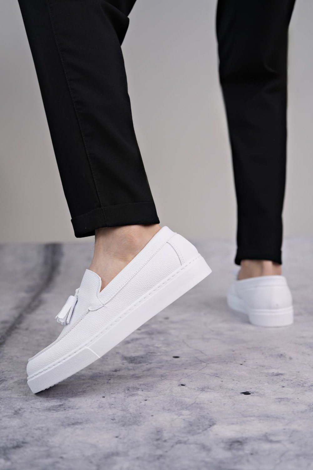 SLW153 Bloom Bağcıksız Püsküllü Cilt Erkek Günlük Spor Klasik Ayakkabı CBT - Beyaz SLW153 Bloom Bağcıksız Püsküllü Cilt Erkek Günlük Spor Klasik Ayakkabı CBT - Beyaz