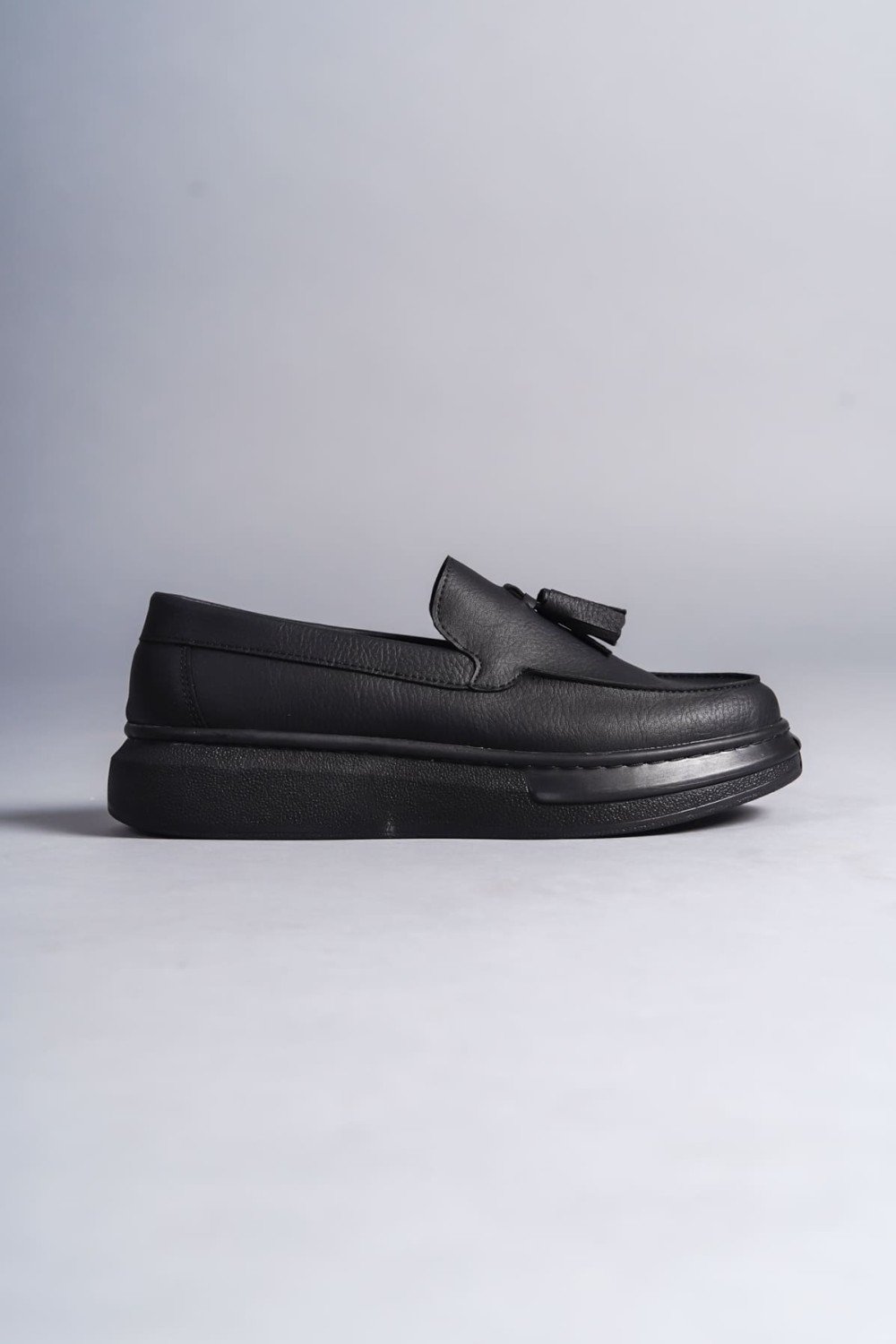 SLW154 Blaze Bağcıksız Püsküllü Cilt Erkek Günlük Spor Klasik Ayakkabı CST - Siyah SLW154 Blaze Bağcıksız Püsküllü Cilt Erkek Günlük Spor Klasik Ayakkabı CST - Siyah