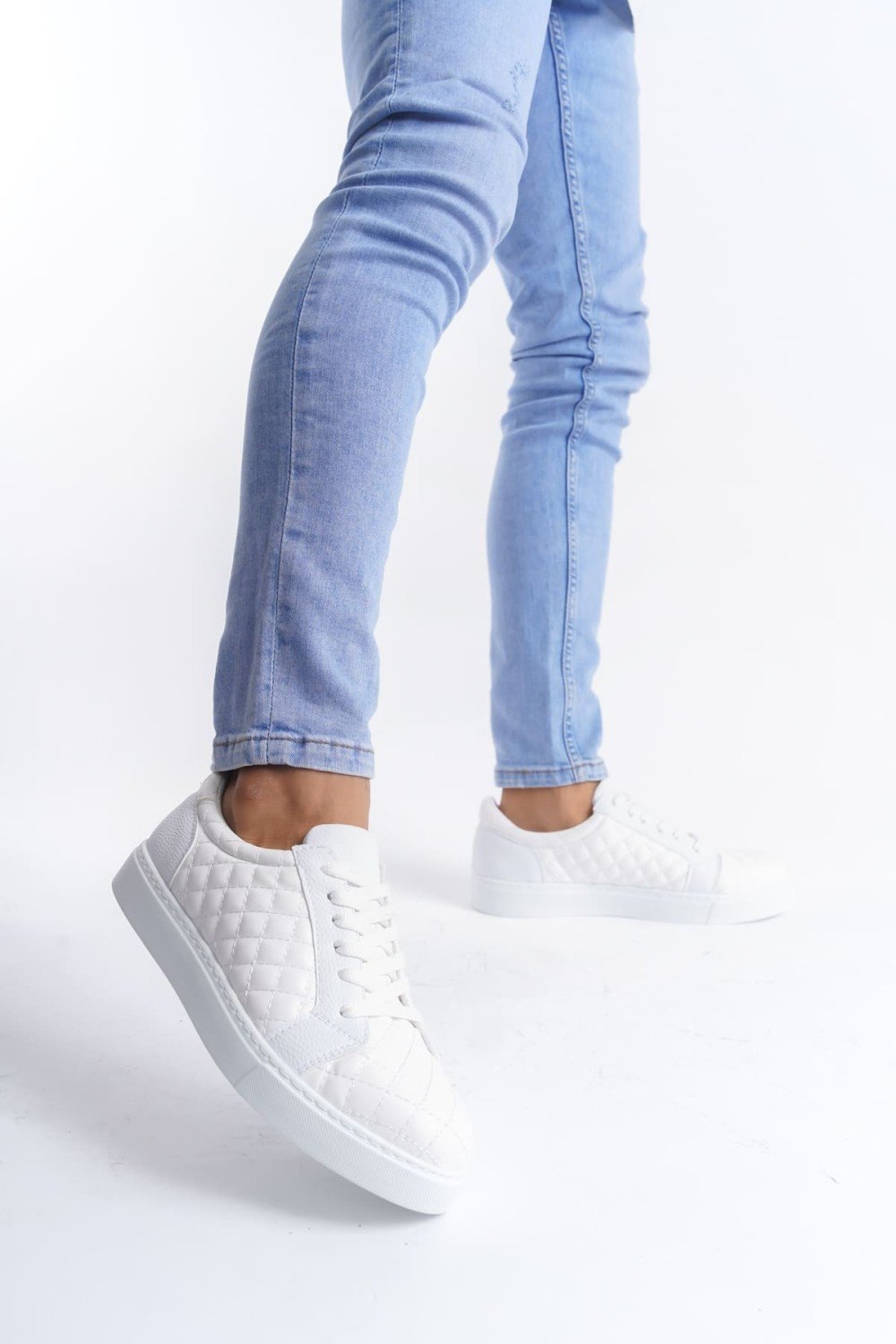 SLW166 Prestige Bağcıklı Cilt Kapitone Desenli Erkek Günlük Sneaker Ayakkabı CBT - Beyaz