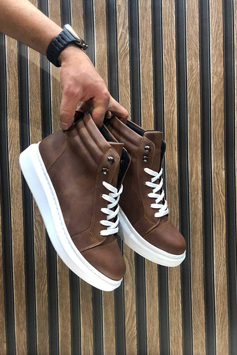 SLW202 Toronto Bağcıklı Cilt Erkek Spor Bot BT - Taba SLW202 Toronto Bağcıklı Cilt Erkek Spor Bot BT - Taba