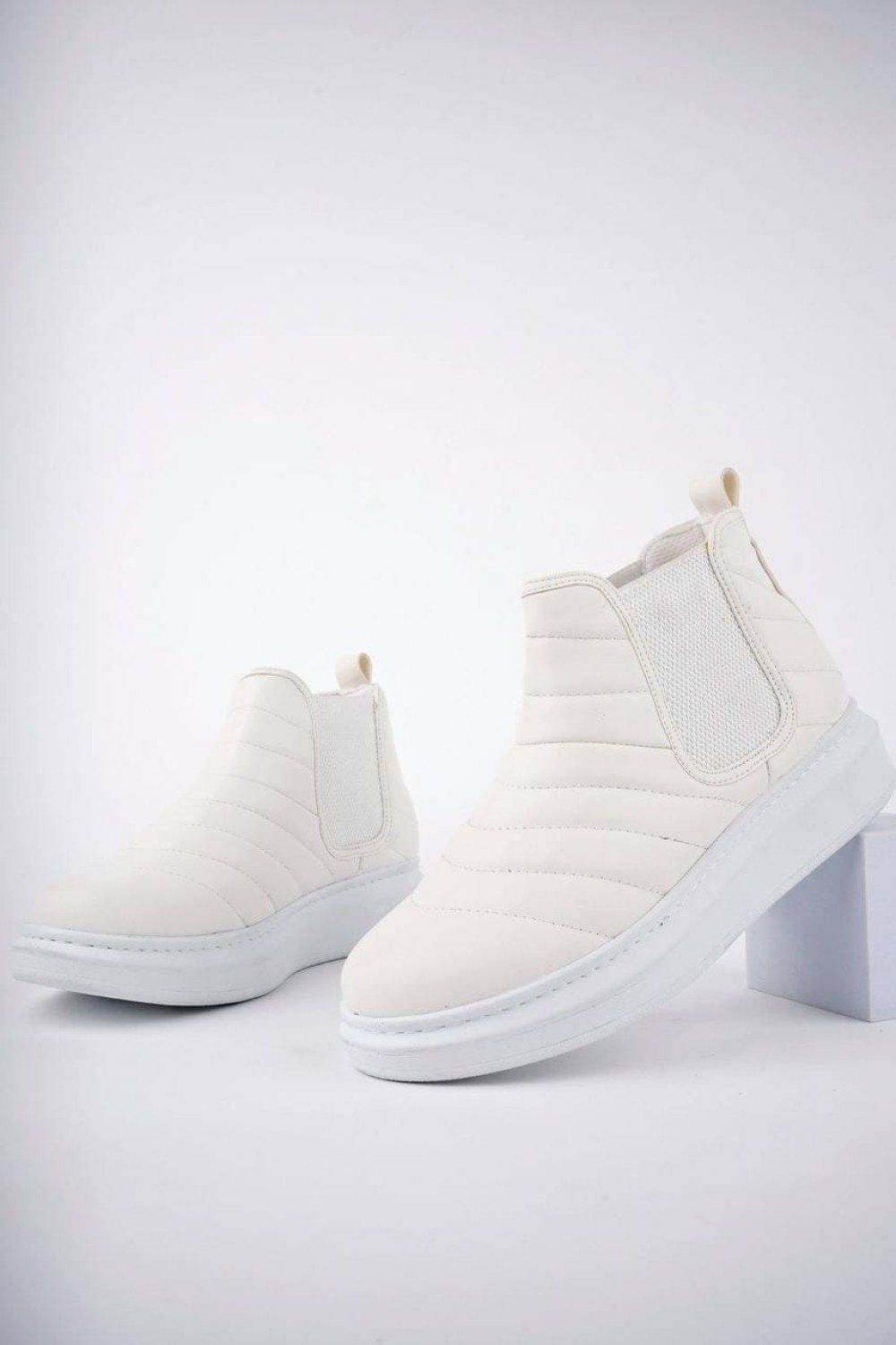 SLW205 Boston Bağcıksız Cilt Erkek Spor Bot BT - Beyaz SLW205 Boston Bağcıksız Cilt Erkek Spor Bot BT - Beyaz