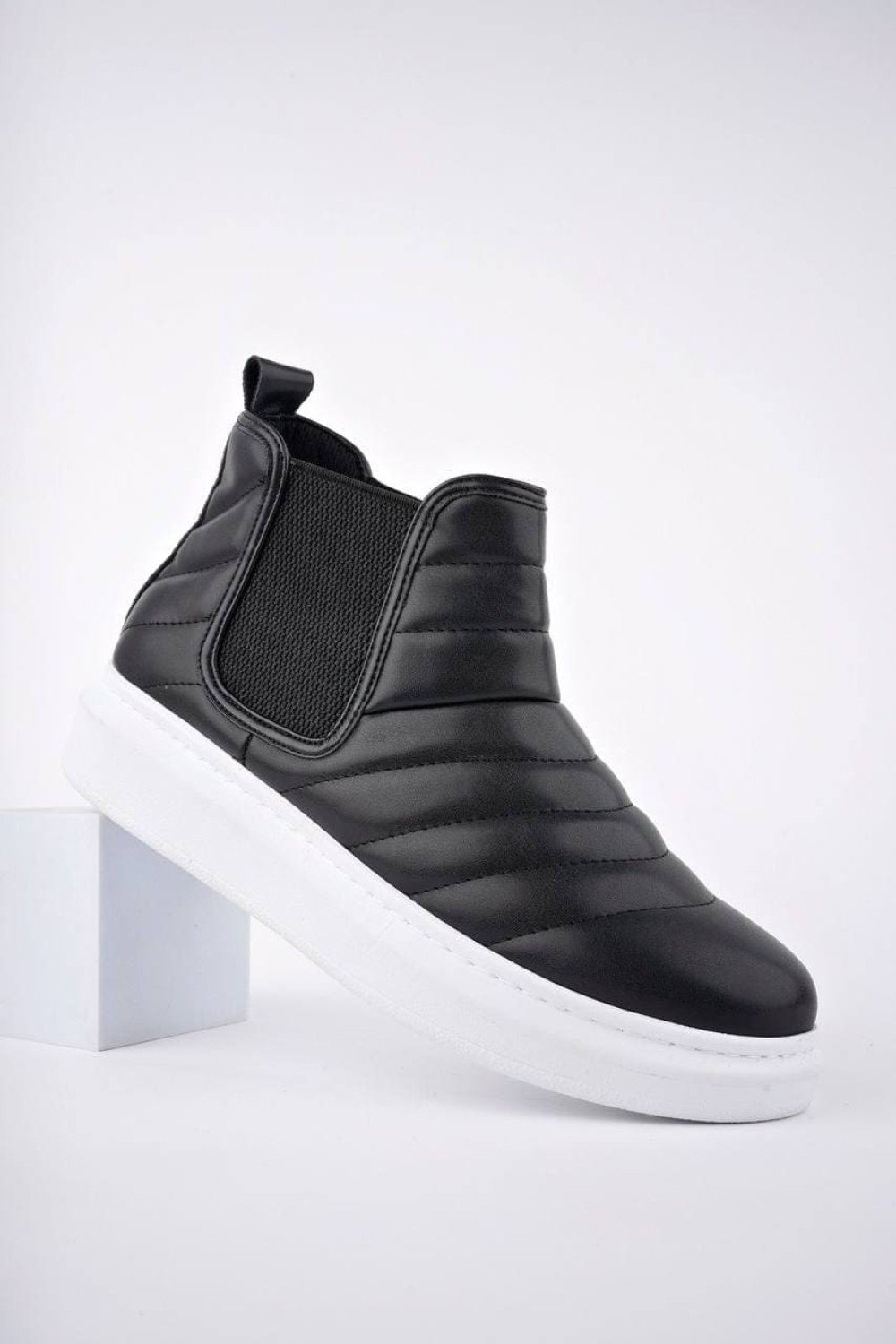 SLW205 Boston Bağcıksız Cilt Erkek Spor Bot BT - Siyah SLW205 Boston Bağcıksız Cilt Erkek Spor Bot BT - Siyah